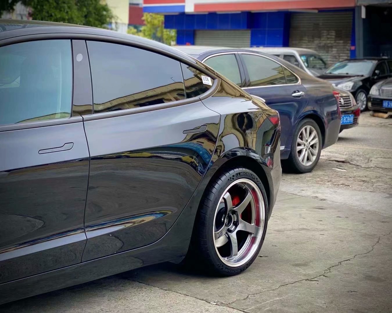 特斯拉model 3換全新橫濱ADVAN GT