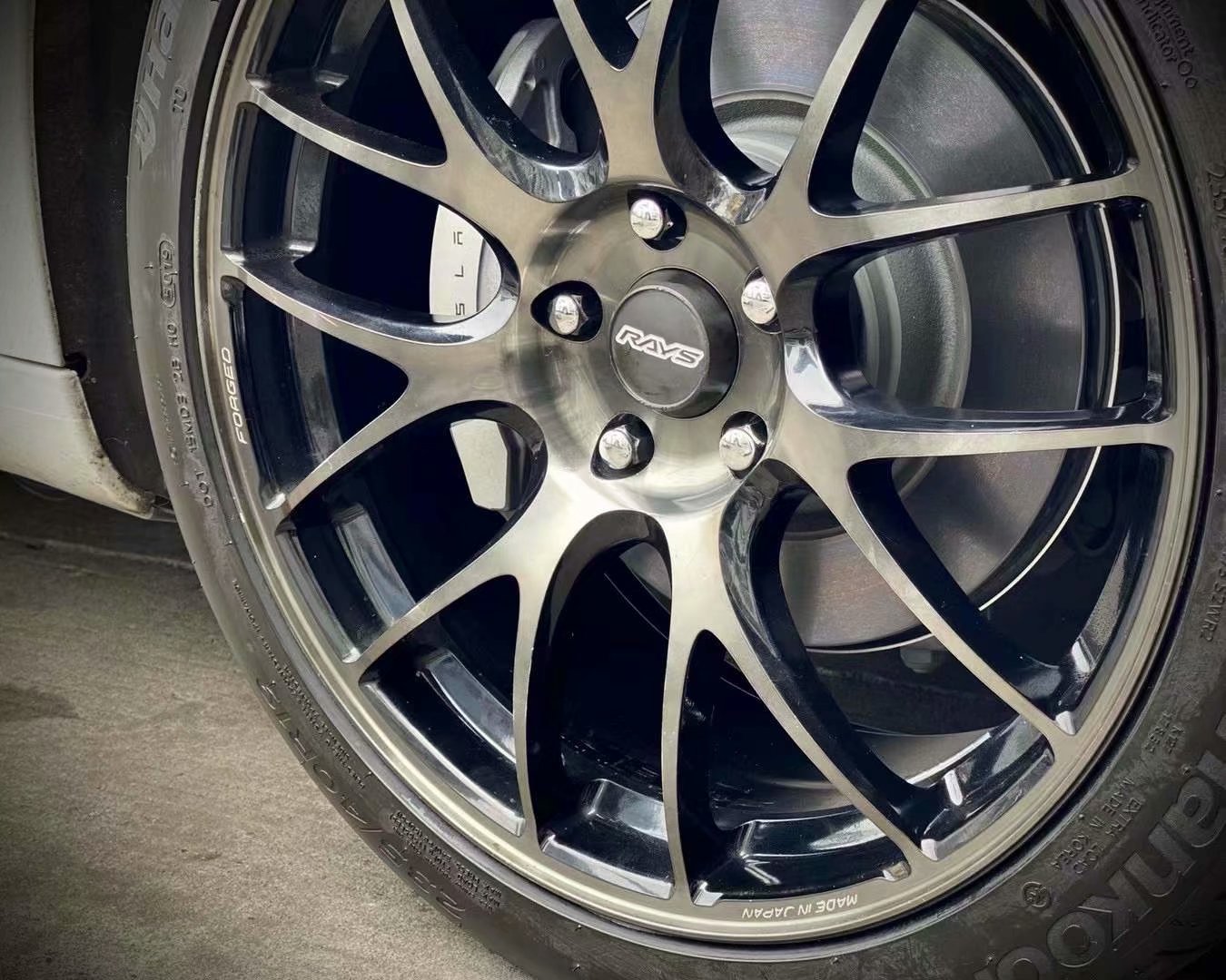 Model 3 換RAYS G27 19寸完工 需要的朋友可以繼續(xù)跟單，還有貨！ ????
