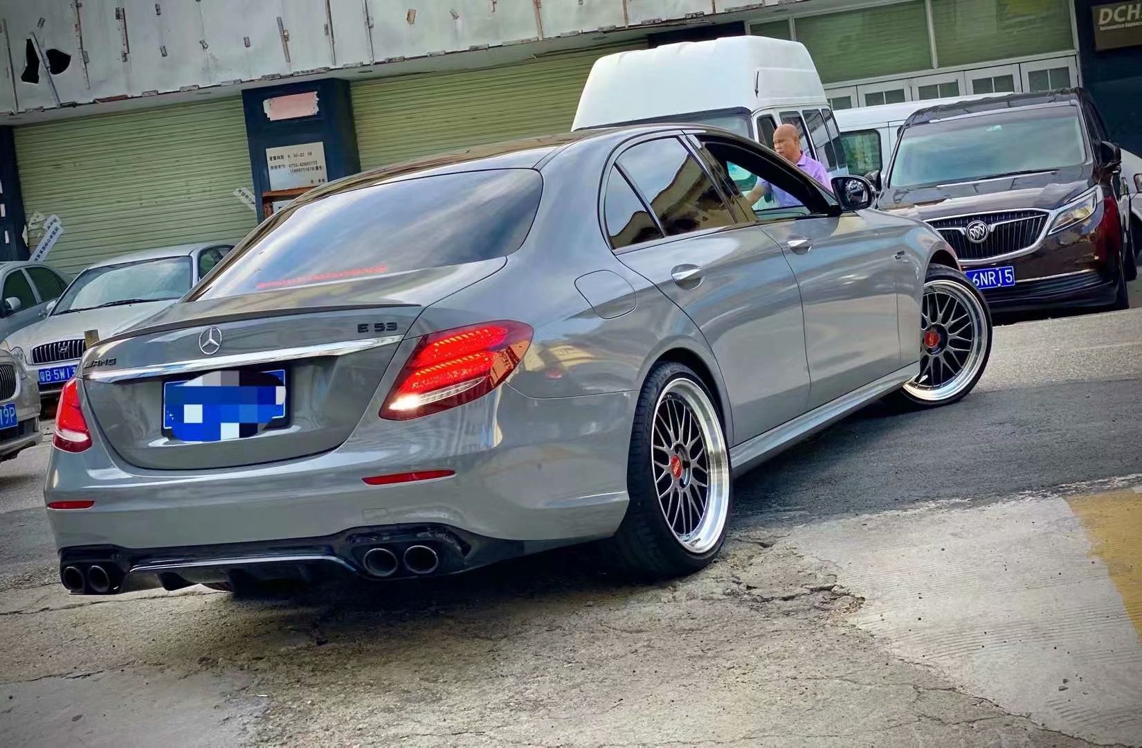奔馳E53 換全新 日本 BBS LM 20寸 搭配科吉精準(zhǔn)動(dòng)平衡? 霍夫曼平衡塊完工，謝謝老友支持