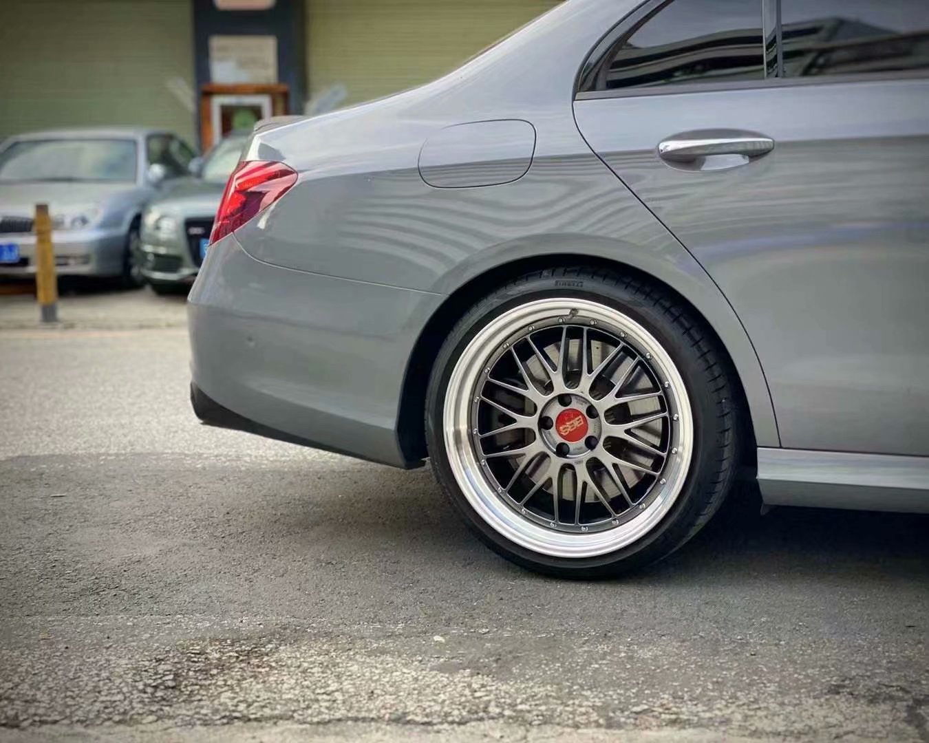 奔馳E53 換全新 日本 BBS LM 20寸 搭配科吉精準(zhǔn)動(dòng)平衡? 霍夫曼平衡塊完工，謝謝老友支持