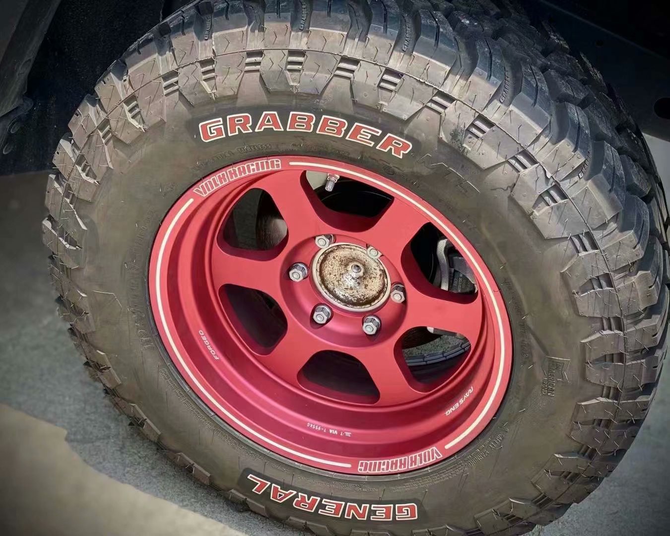 坦克300換RAYS TE37XT