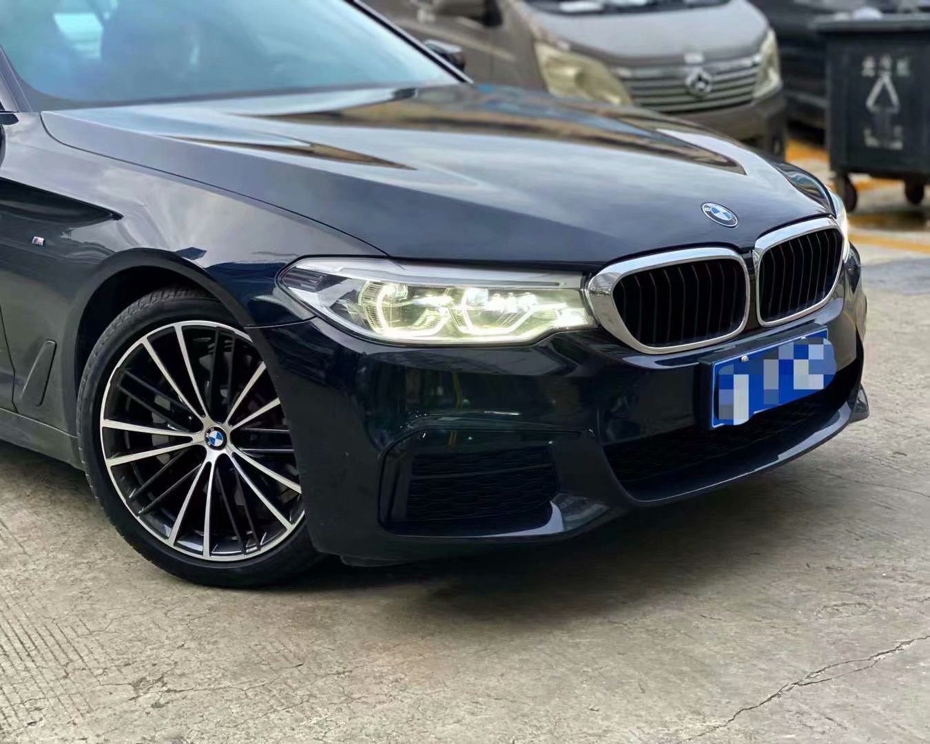寶馬5系，升級(jí)全新原廠正品19寸 搭配科吉?jiǎng)悠胶? aid=