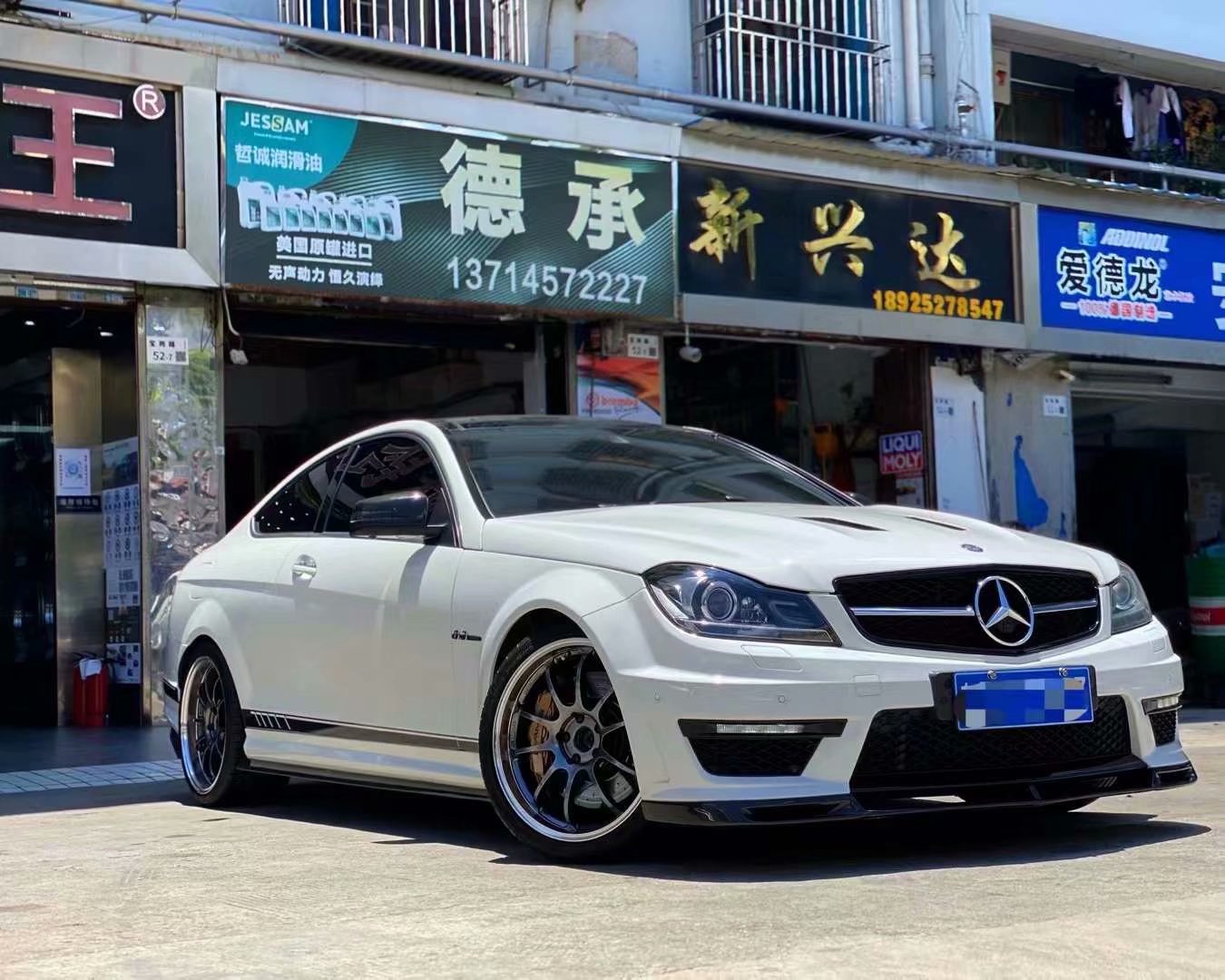 奔馳C63 換橫濱ADVAN RZ-DF 19寸大拋邊，搭配 科吉精準(zhǔn)動(dòng)平衡，霍夫曼平衡塊 完工！