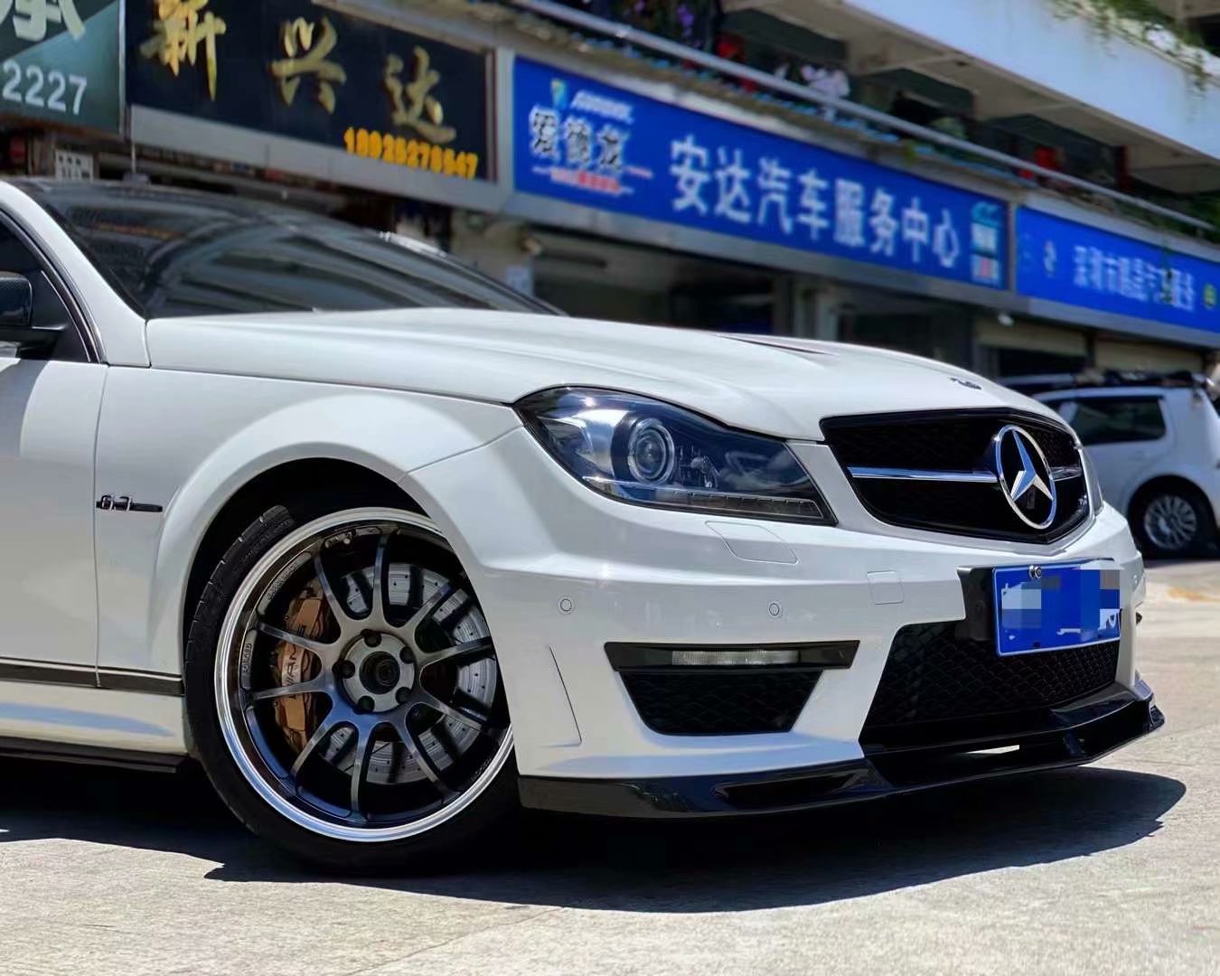 奔馳C63 換橫濱ADVAN RZ-DF 19寸大拋邊，搭配 科吉精準(zhǔn)動(dòng)平衡，霍夫曼平衡塊 完工！