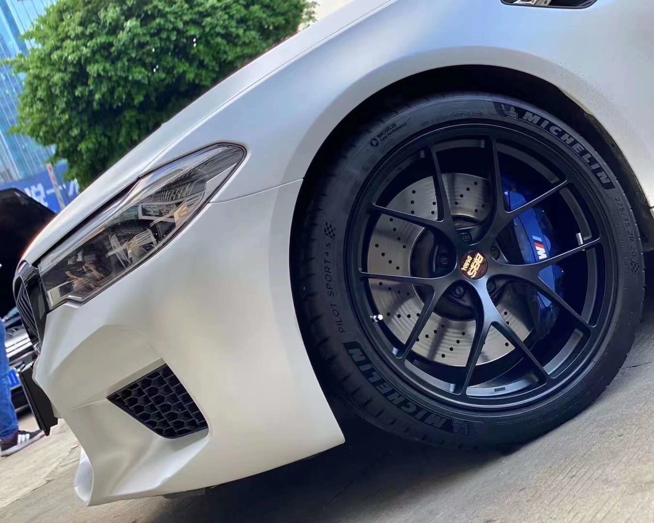 寶馬M5，換全新日本BBS RID  20寸 科吉動平衡，霍夫曼平衡塊