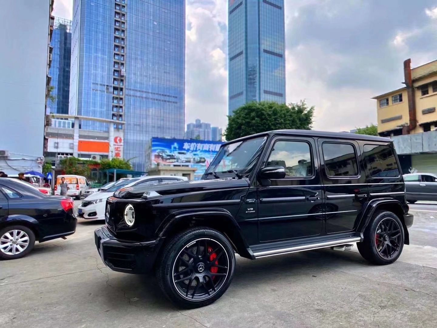 奔馳G63 提新車(chē) 換原廠22寸 AMG完工