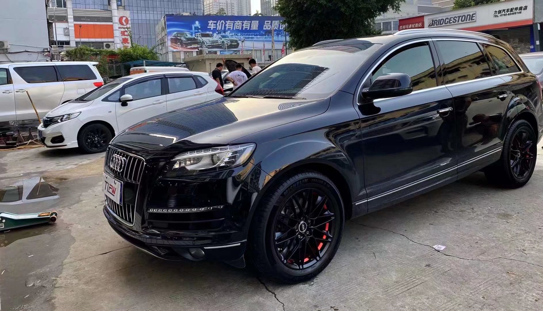 奧迪Q7 換TLFW鍛造定制19寸完工