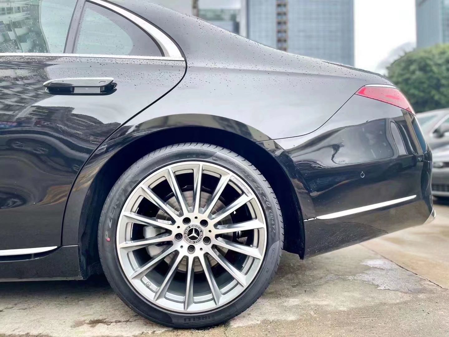 奔馳S400 提新車 升級原廠AMG 20寸
