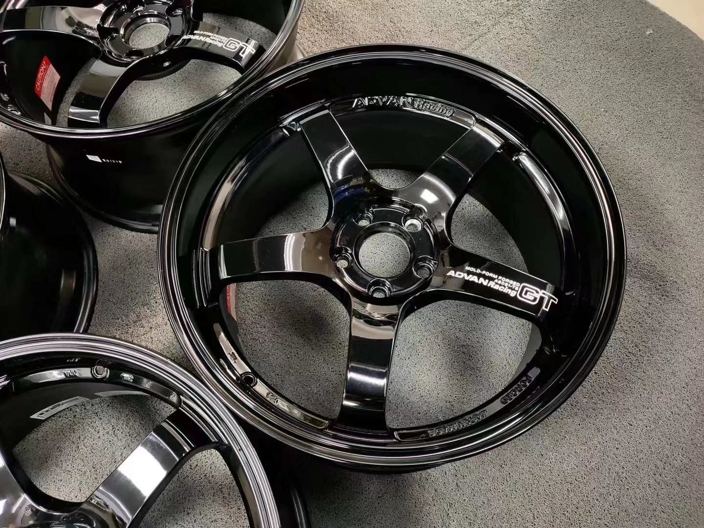 9.5新，日本  ADVAN GT 橫濱# 19寸
