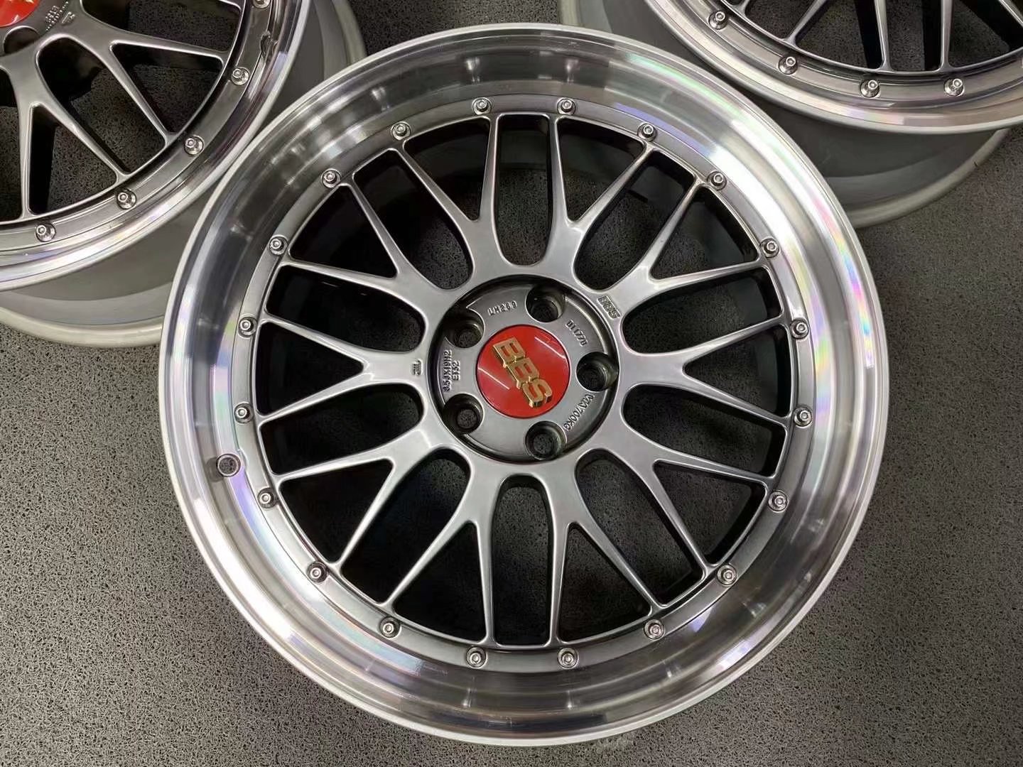 9.5新，日本BBS LM 鍛造19寸8.5J ET32 5×112 DB色