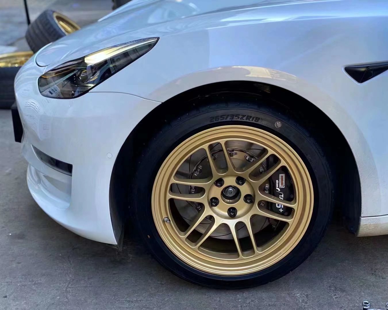 Model 3換TLFW 鍛造定制18寸完工