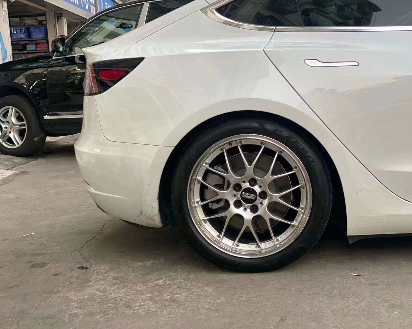 特斯拉Model 3 換BBS RSGT 19寸