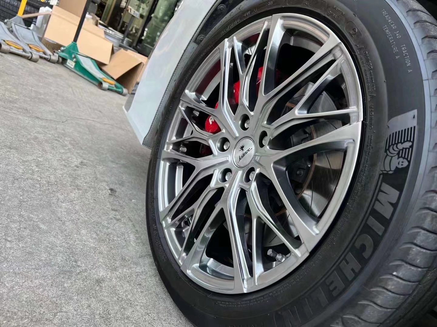 別克 GL8換TLFW鍛造定制19寸完工