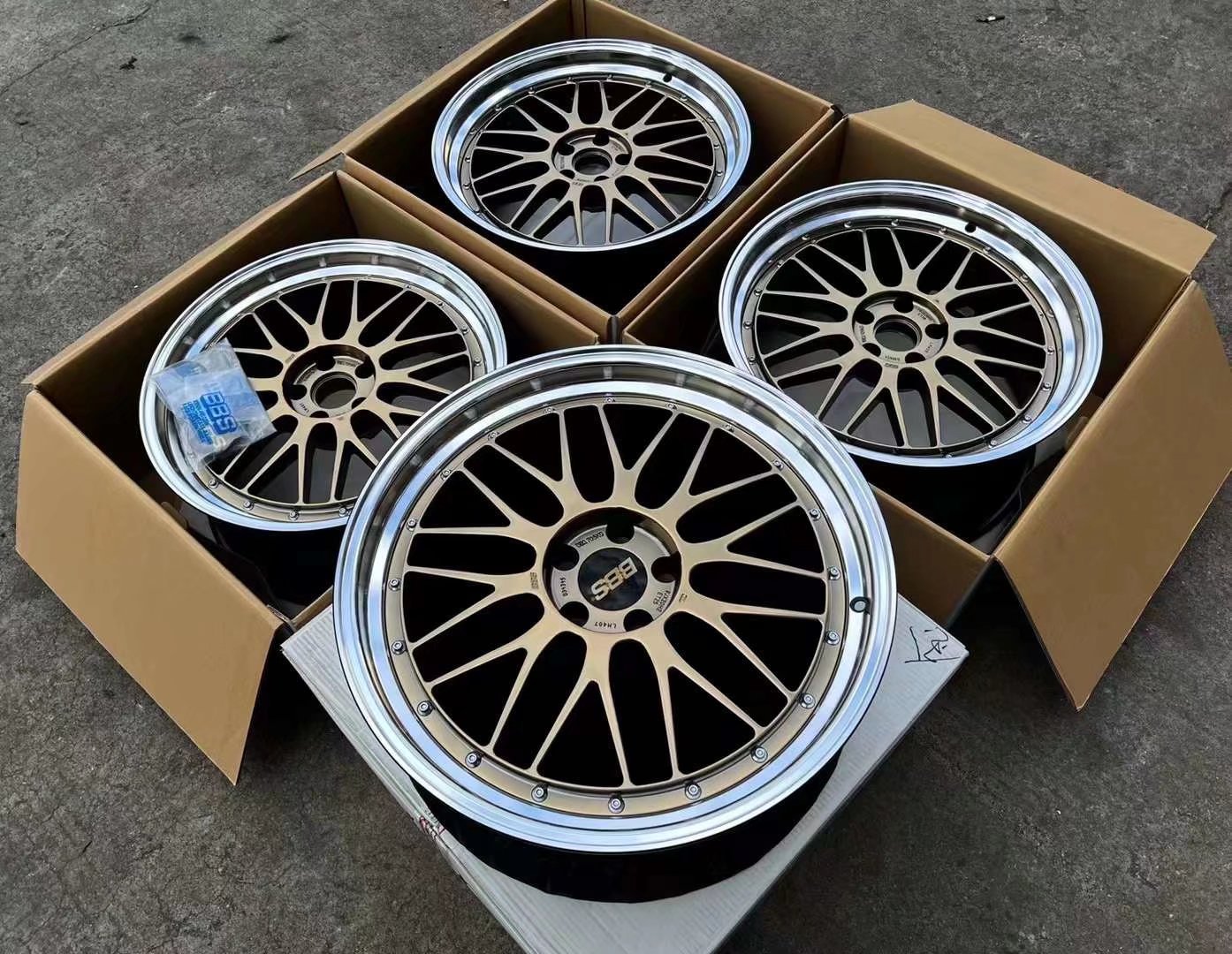 寶馬5系 ，換全新日本BBS LM  20寸 限量金 DG-BKBD 超級帥
