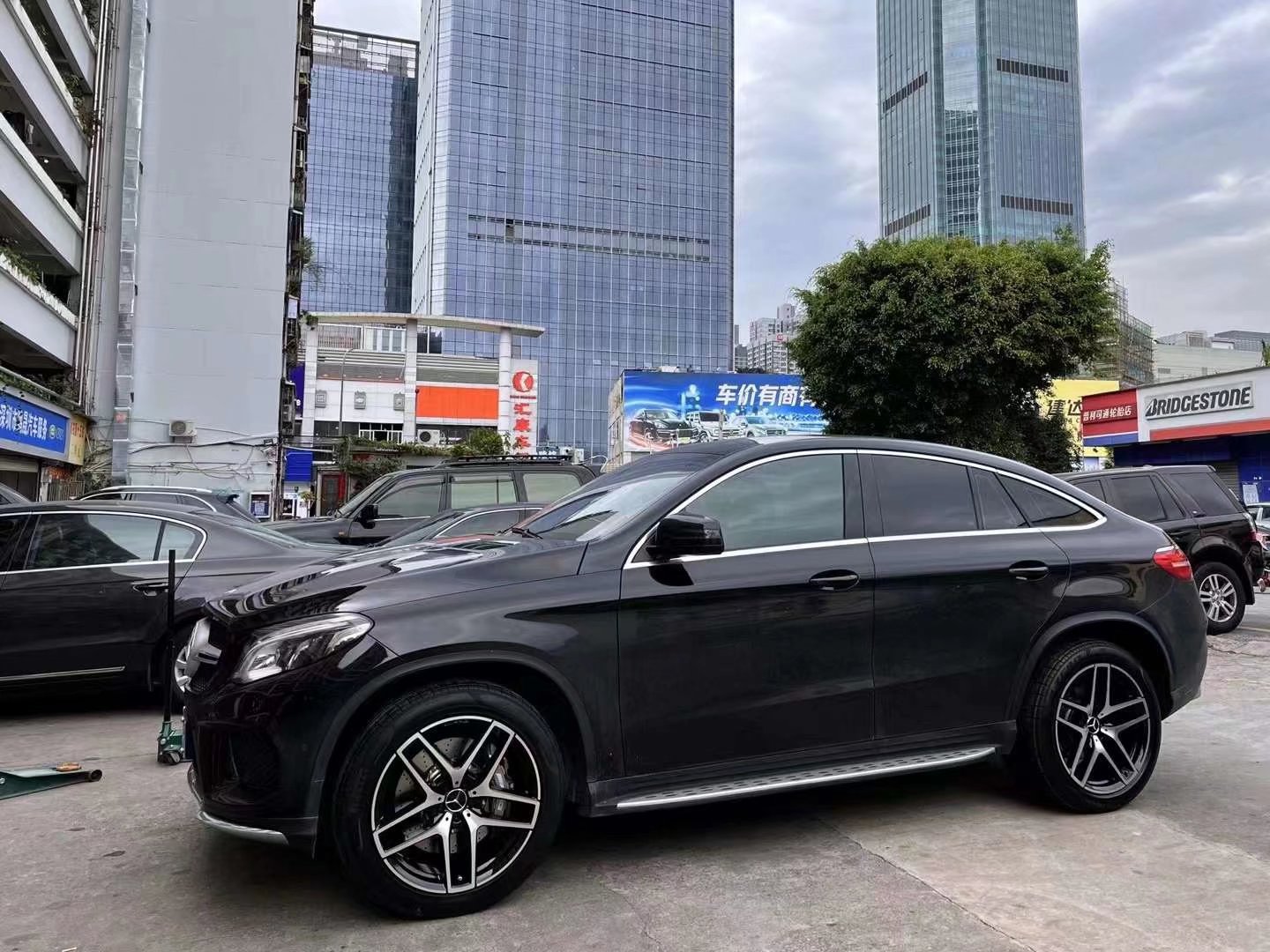 奔馳GLE COUPE換原廠21寸 AMG 搭配倍耐力輪胎完工