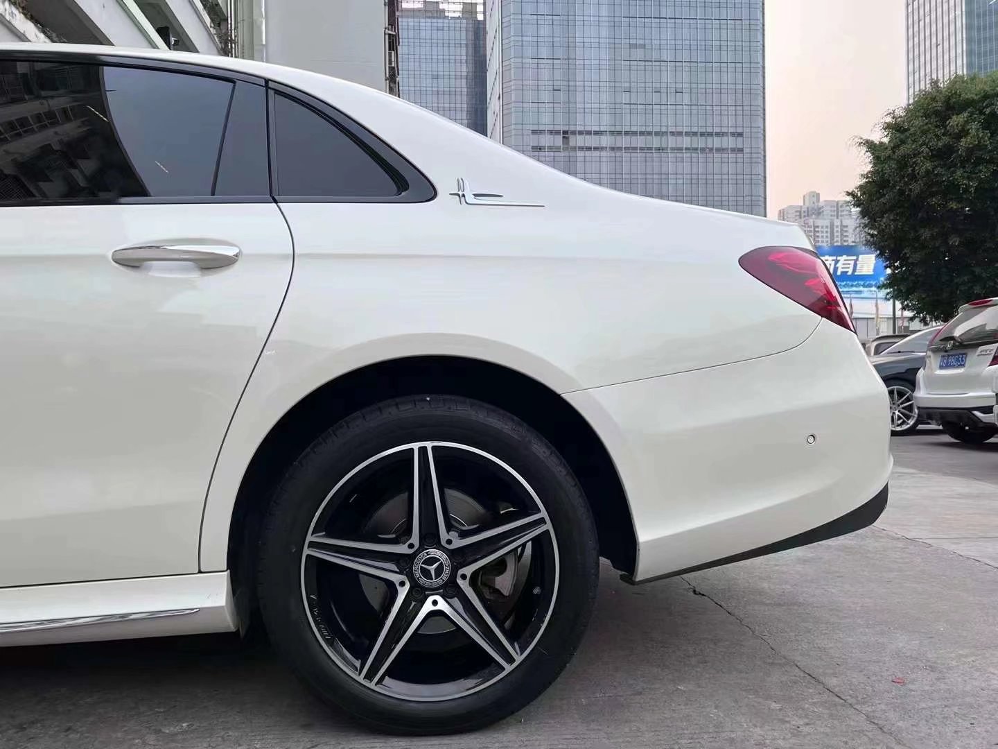 奔馳E，升級原廠AMG 18寸完工
