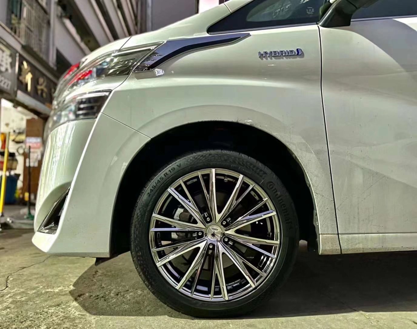 皇冠 威爾法換Weds 331EVO 19寸  完工