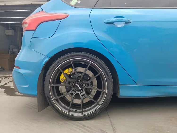 ?？怂筊S剎車(chē)改裝STOPTECH六活塞剎車(chē)套件