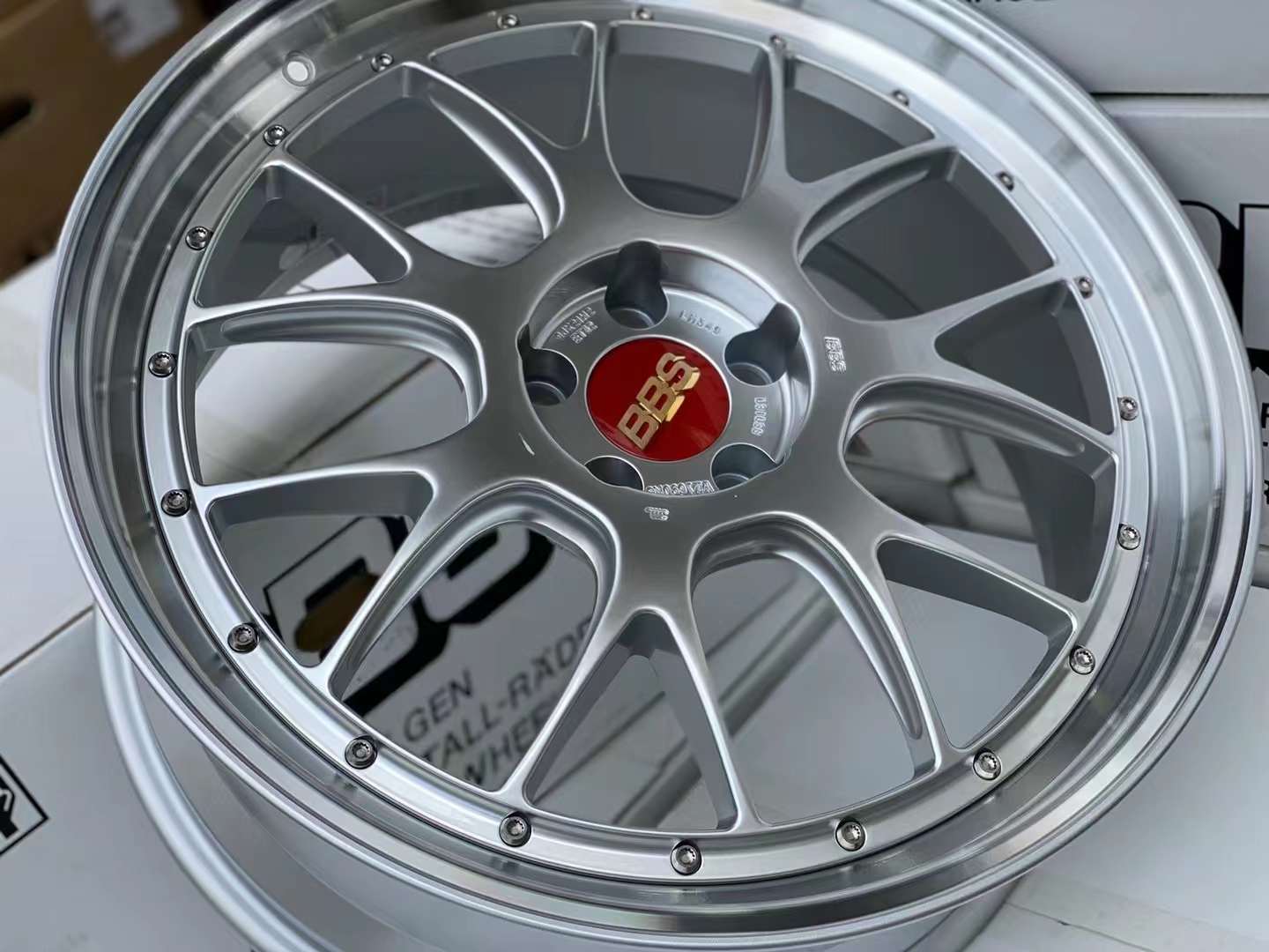 日本BBS LM-R雙片鍛造21寸9J ET32 5×114.3 DS銀