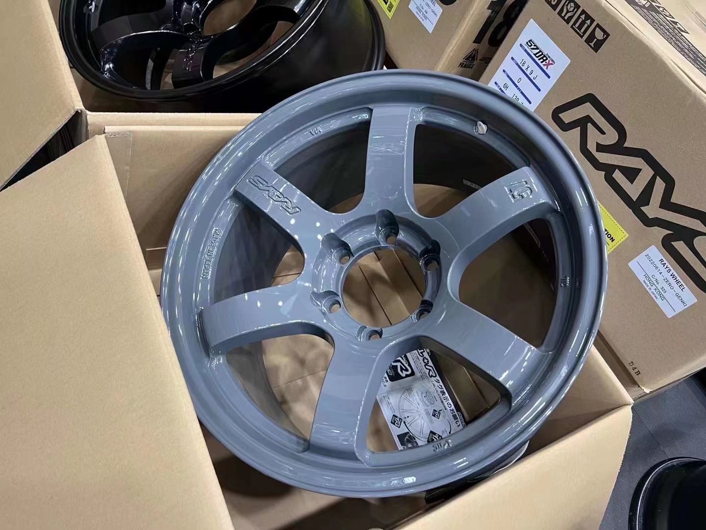來換一雙新鞋#RAYS 57DRX#6*139.7#18寸#限量版本水泥灰