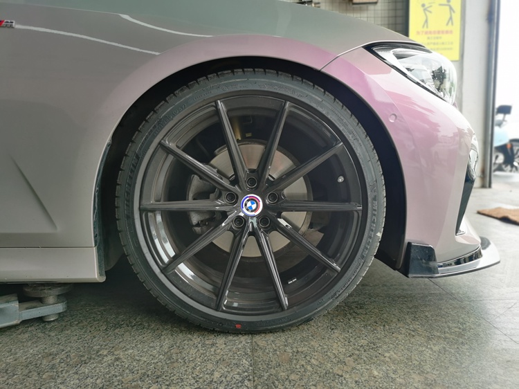 寶馬325剎車改裝升級(jí)Brembo六活塞剎車套件