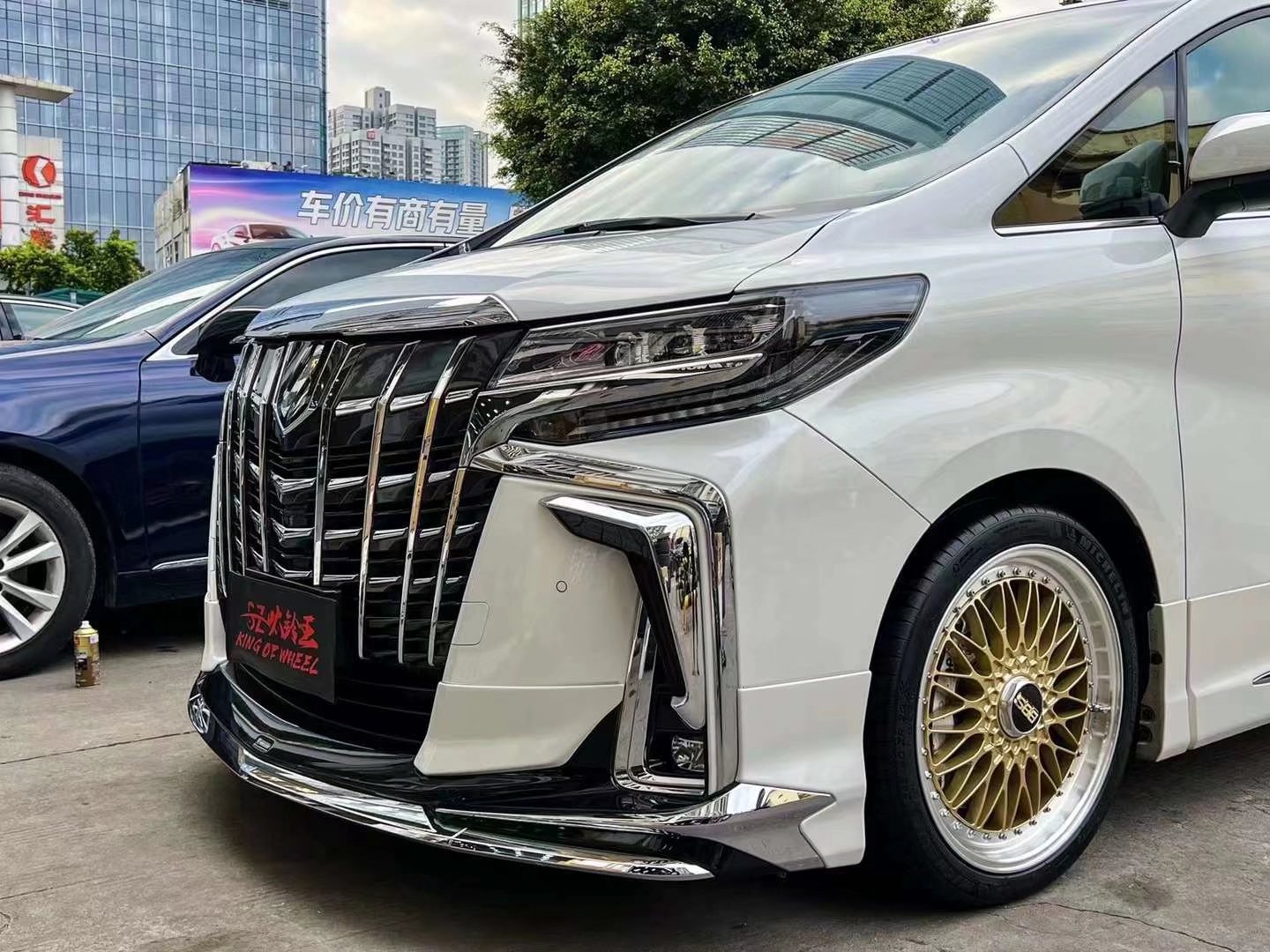埃爾法，換日本BBS SUPER RS 20寸