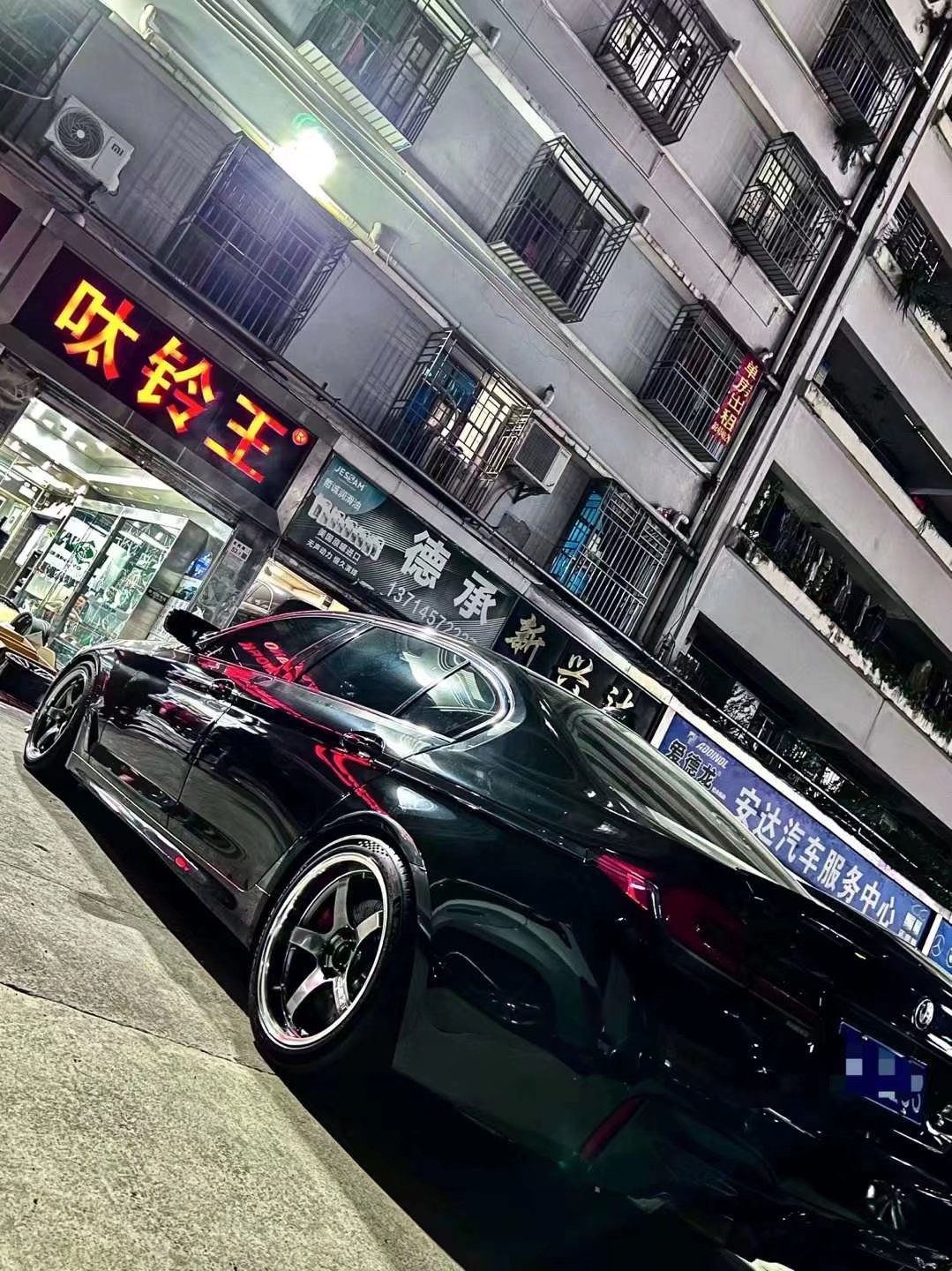 寶馬5系換全新ADVAN GT 19寸 經(jīng)典五幅 大拋邊 完工