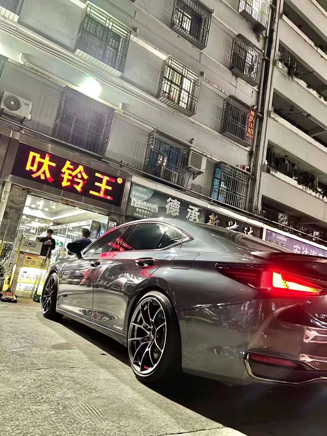 凌志ES ，換RAYS G025 19寸完工